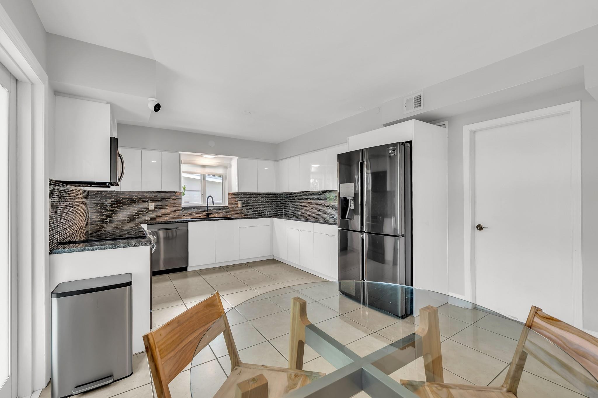 2812 NE 27th Street