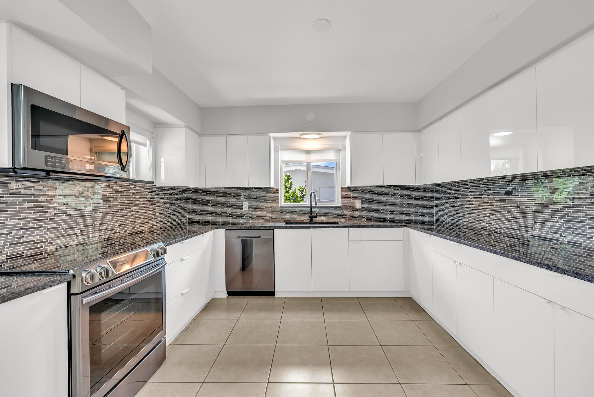 2812 NE 27th Street