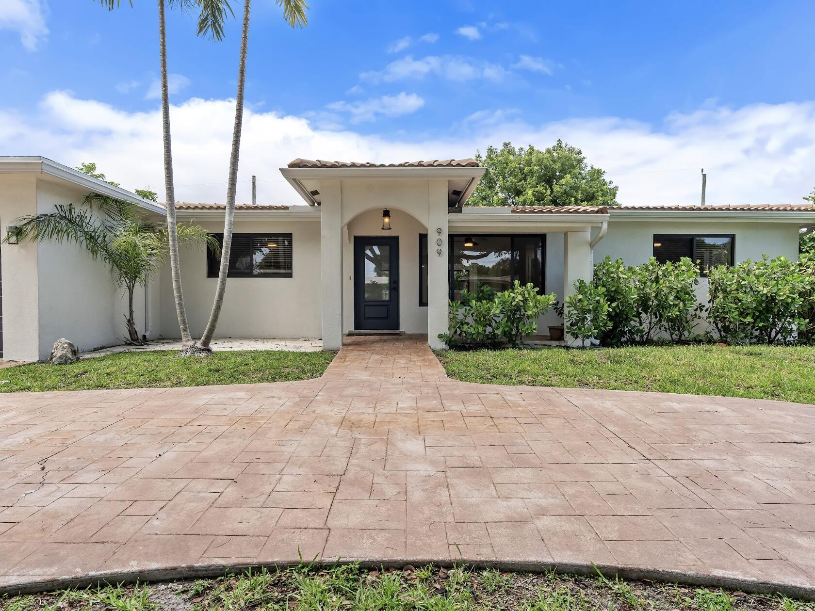 909 SE 14TH Drive