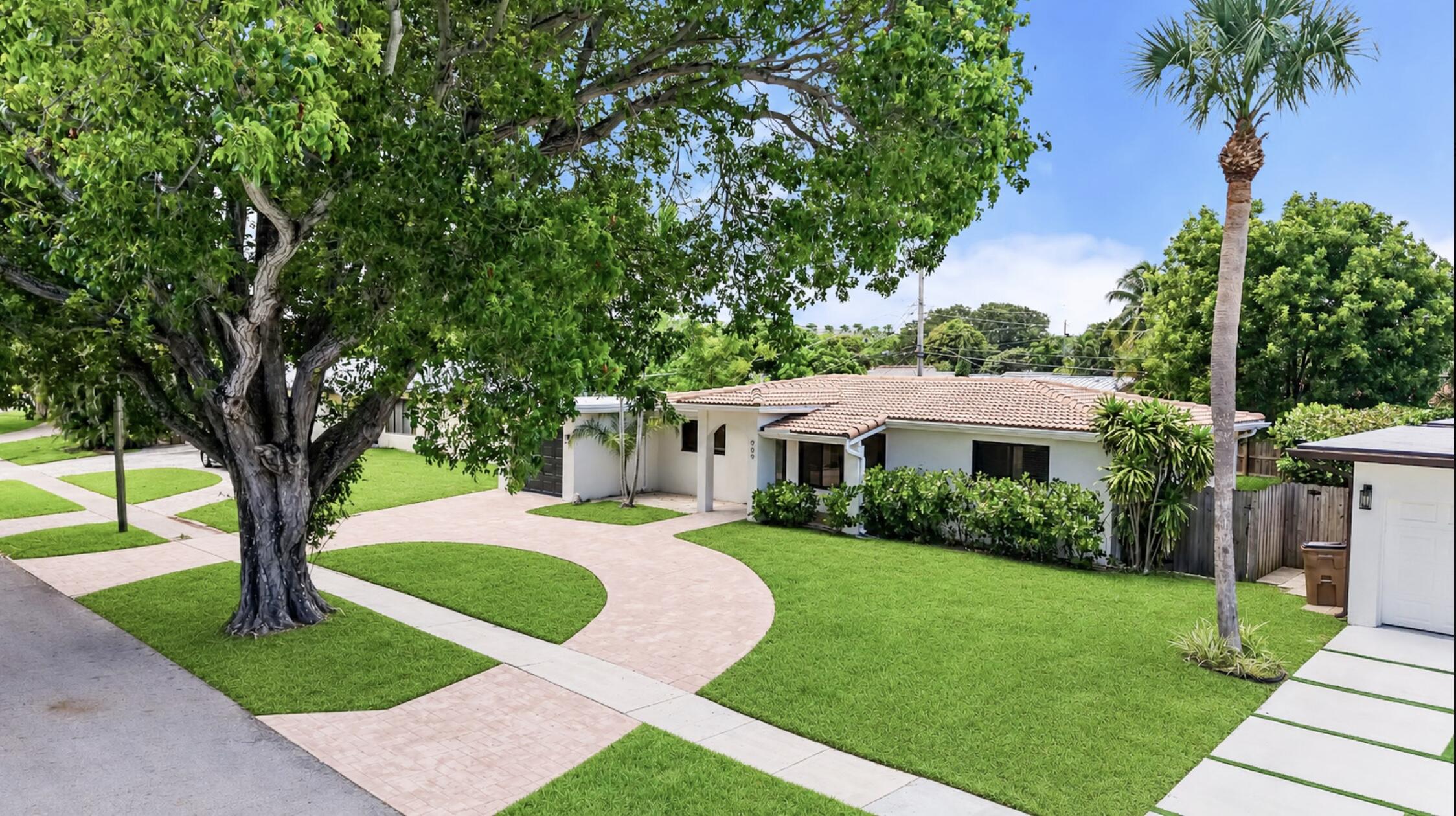 909 SE 14TH Drive