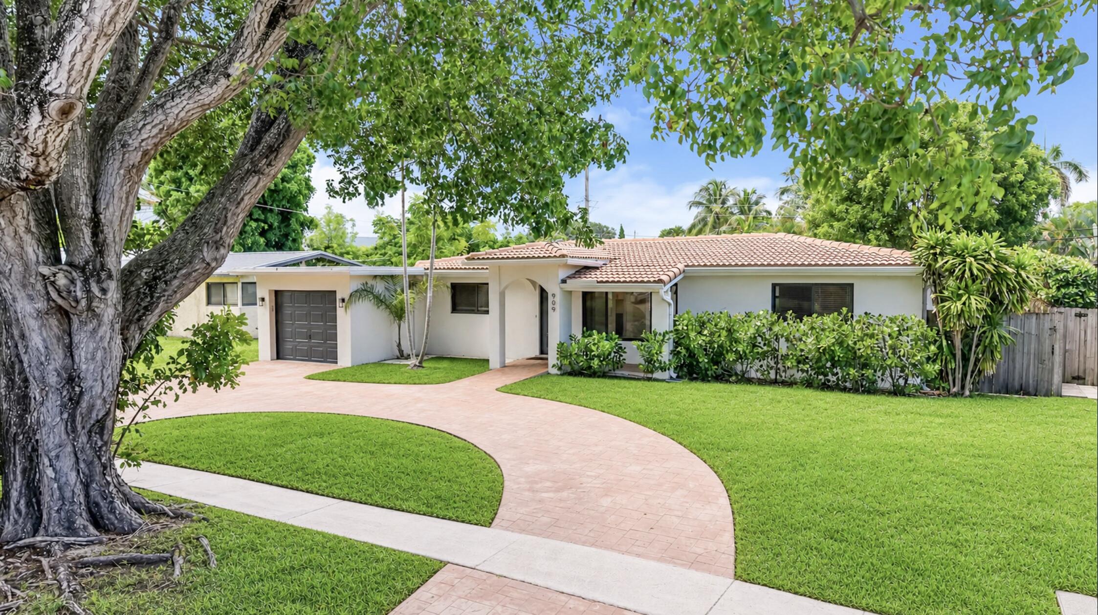 909 SE 14TH Drive