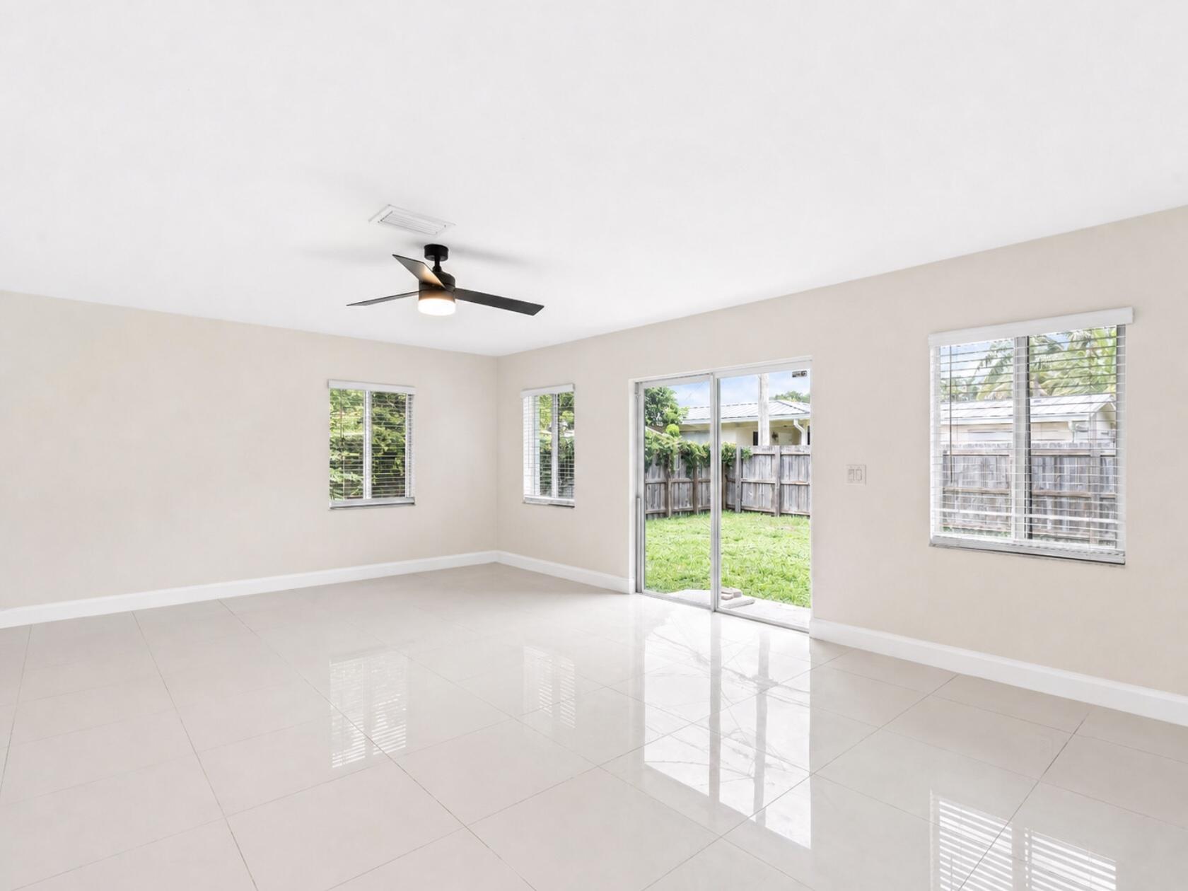 909 SE 14TH Drive