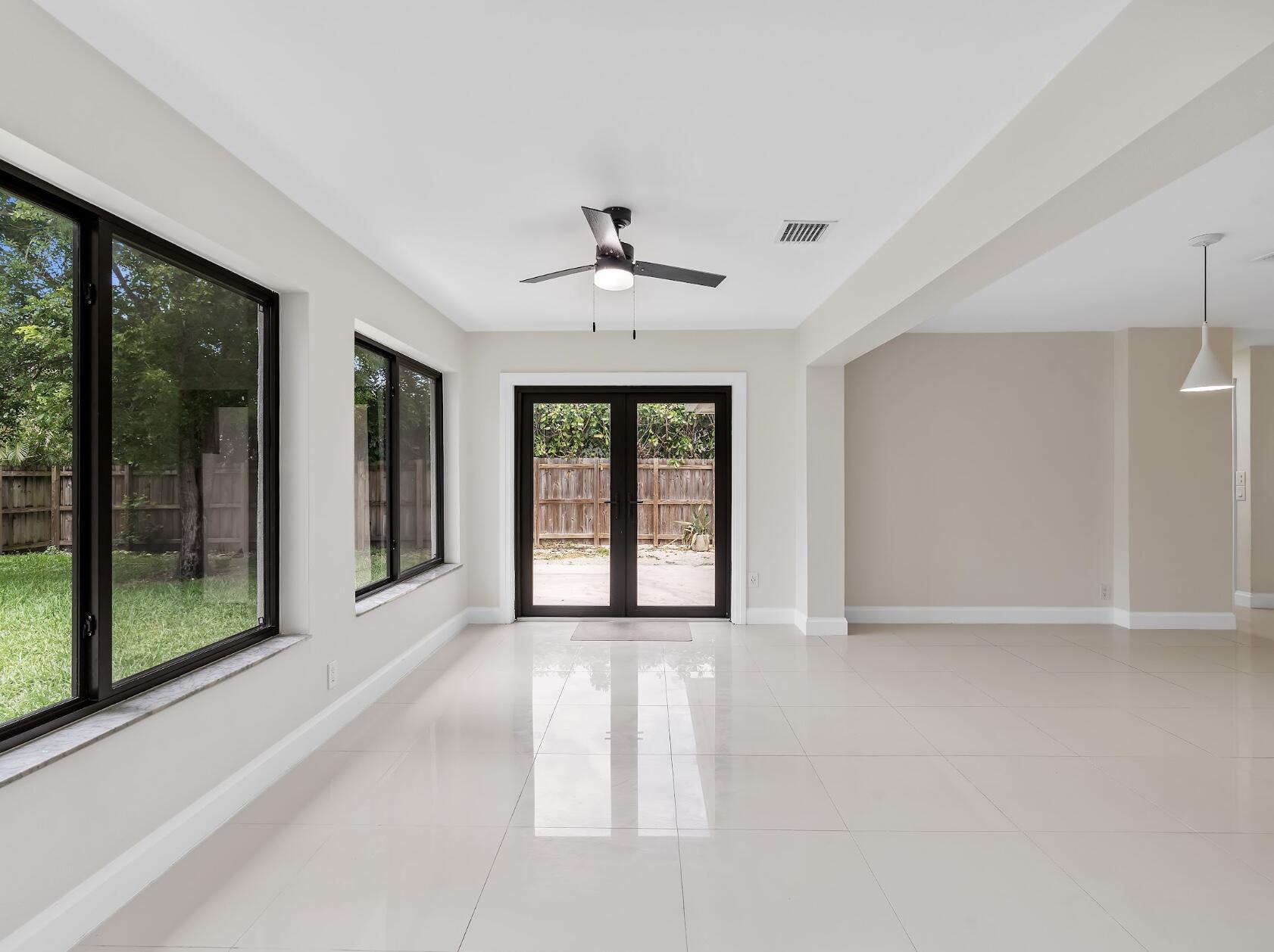 909 SE 14TH Drive