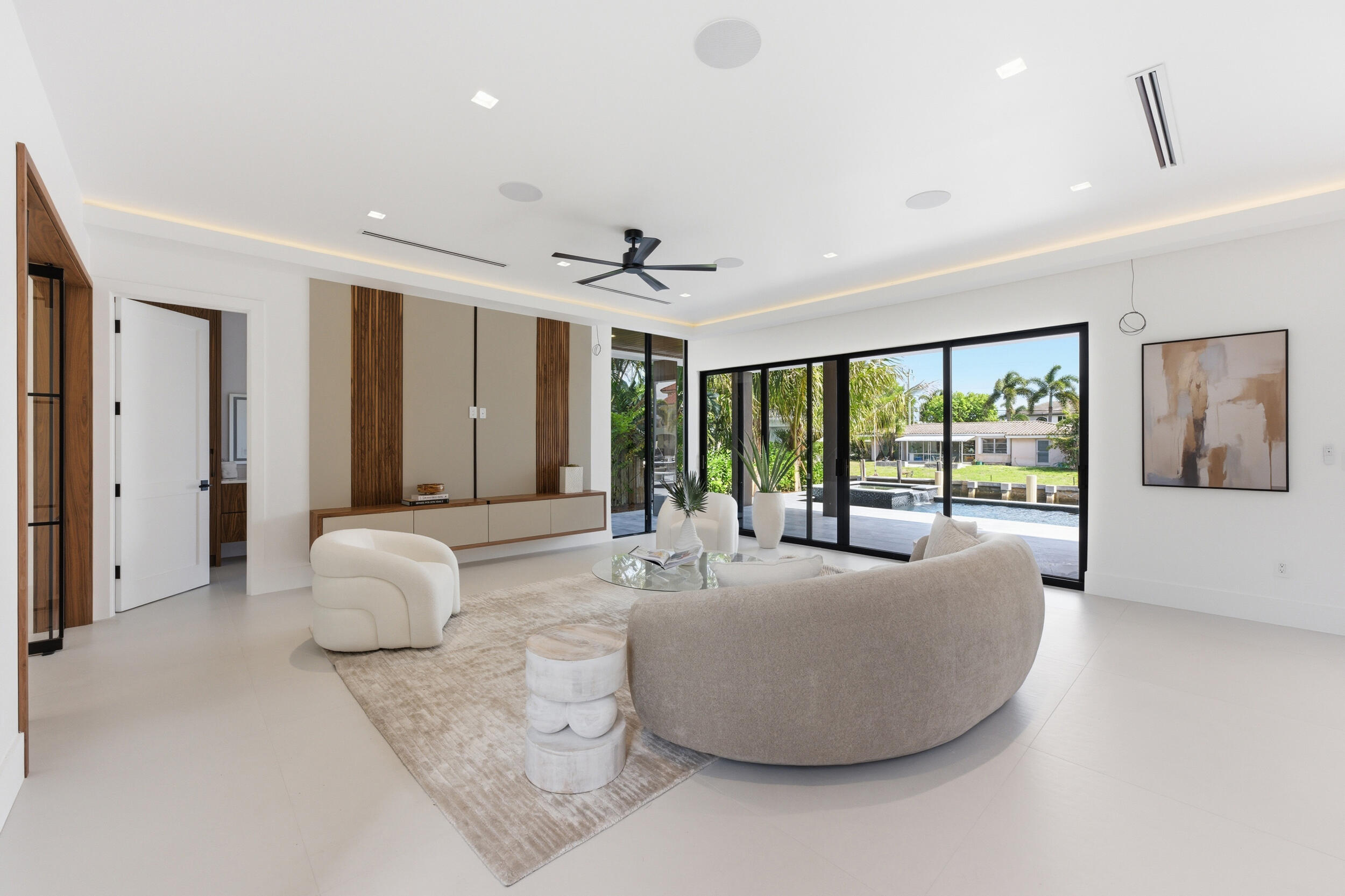 2360 NE 49th Street