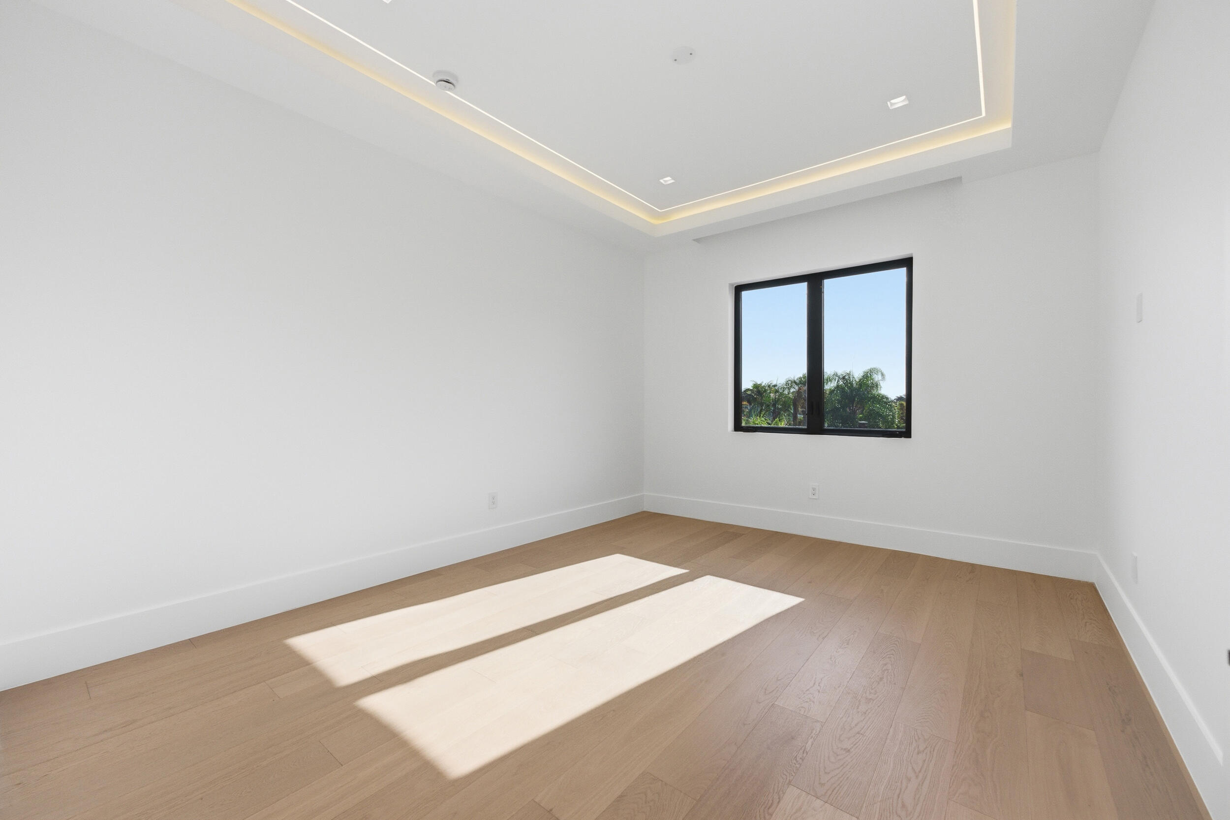 2360 NE 49th Street