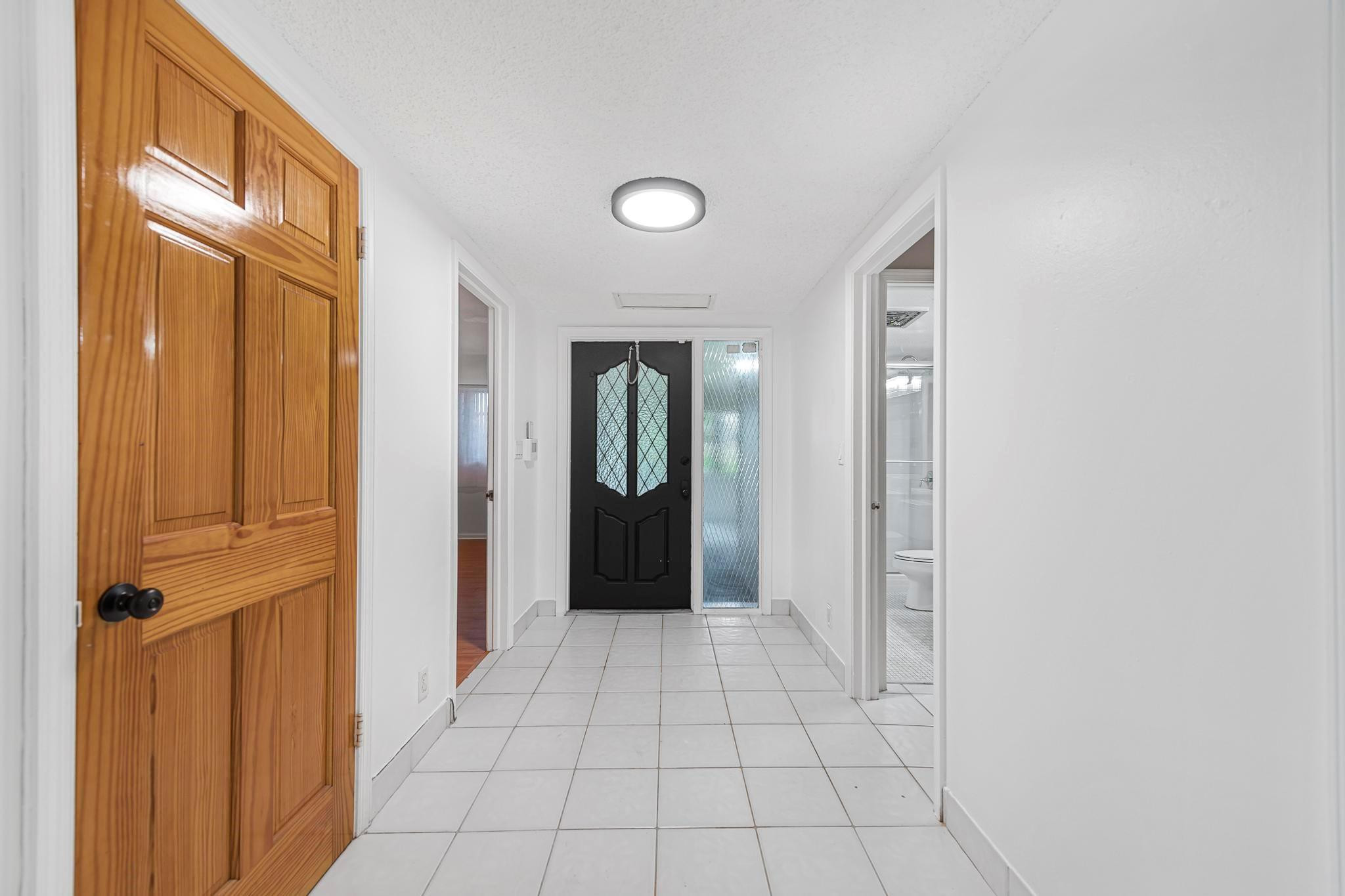 2722 N Palm Aire Dr 2722