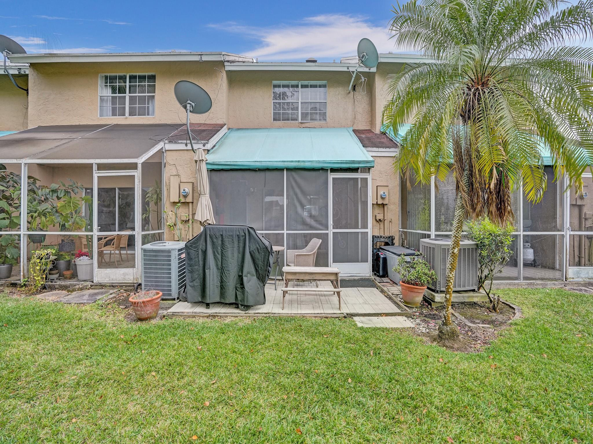 7048 Woodmont Ave 7048