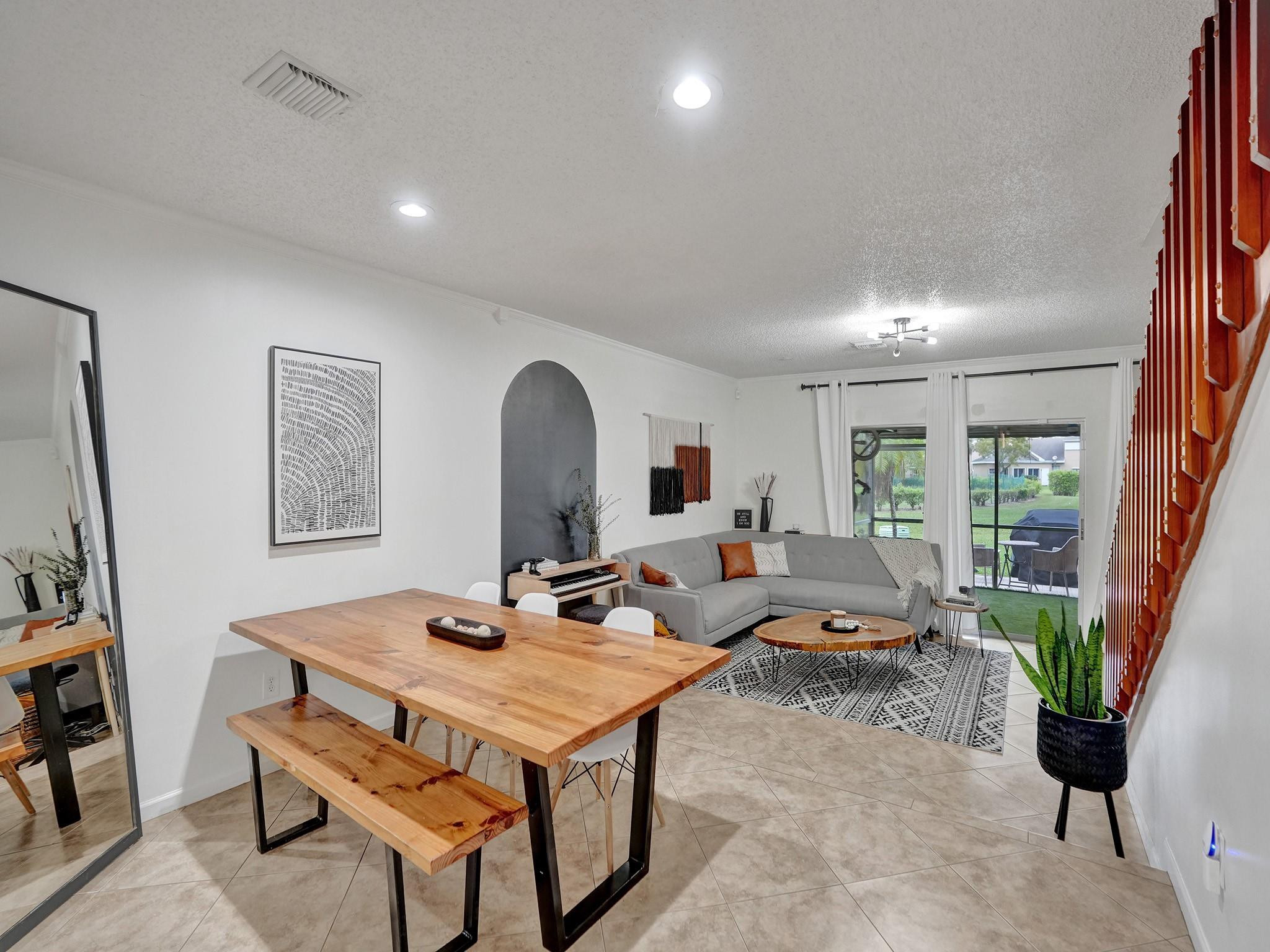 7048 Woodmont Ave 7048