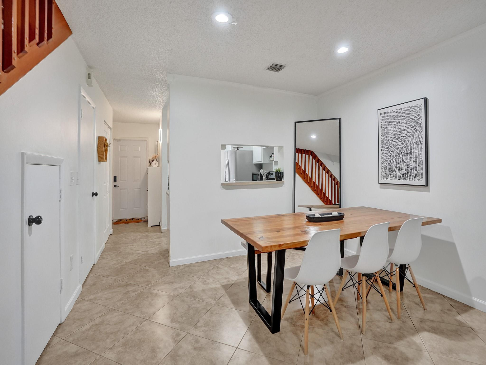 7048 Woodmont Ave 7048