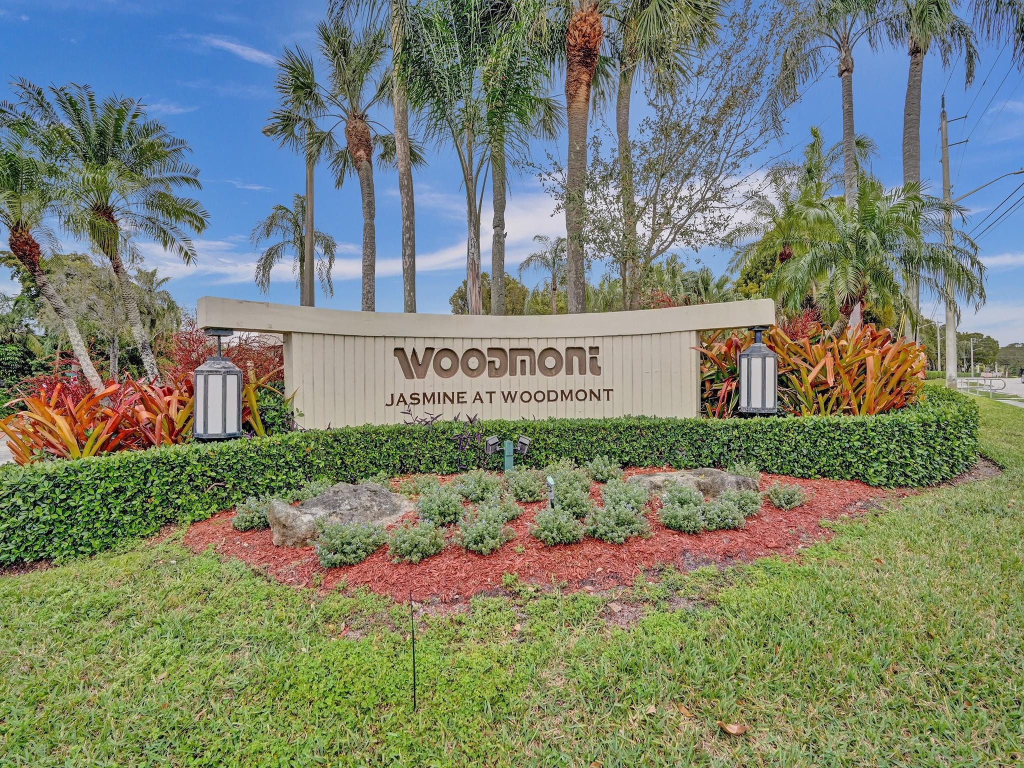 7048 Woodmont Ave 7048