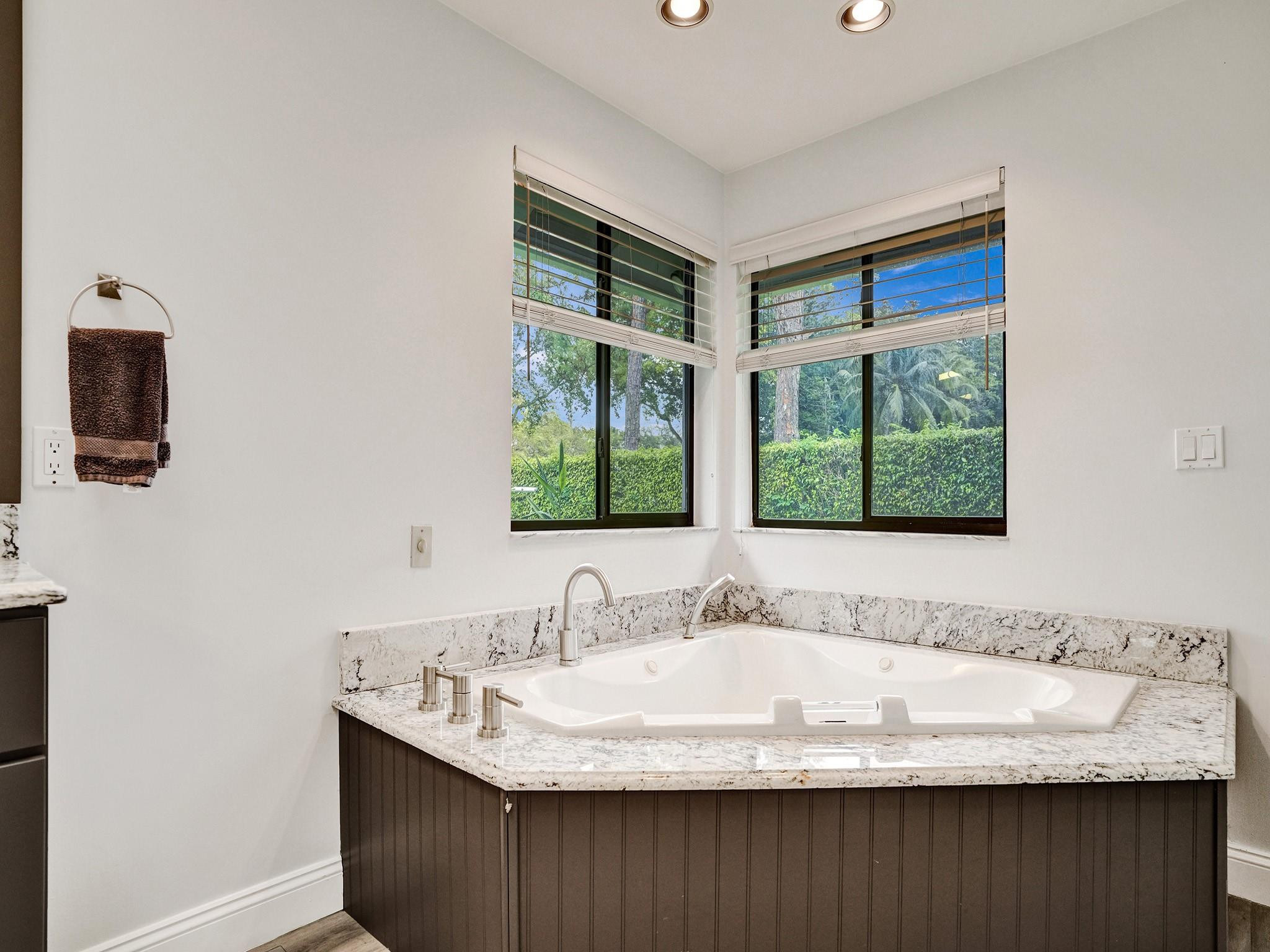 2837 Banyan Boulevard Cir