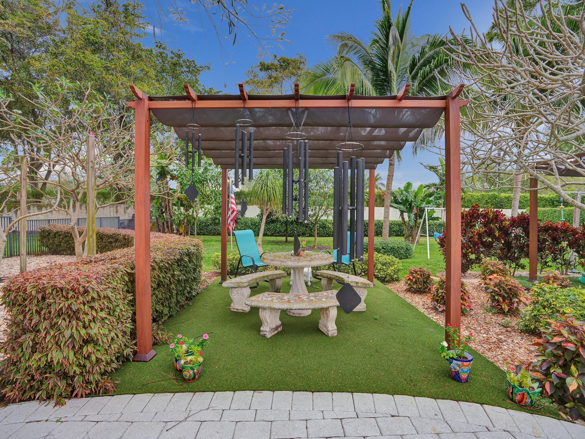 2837 Banyan Boulevard Cir