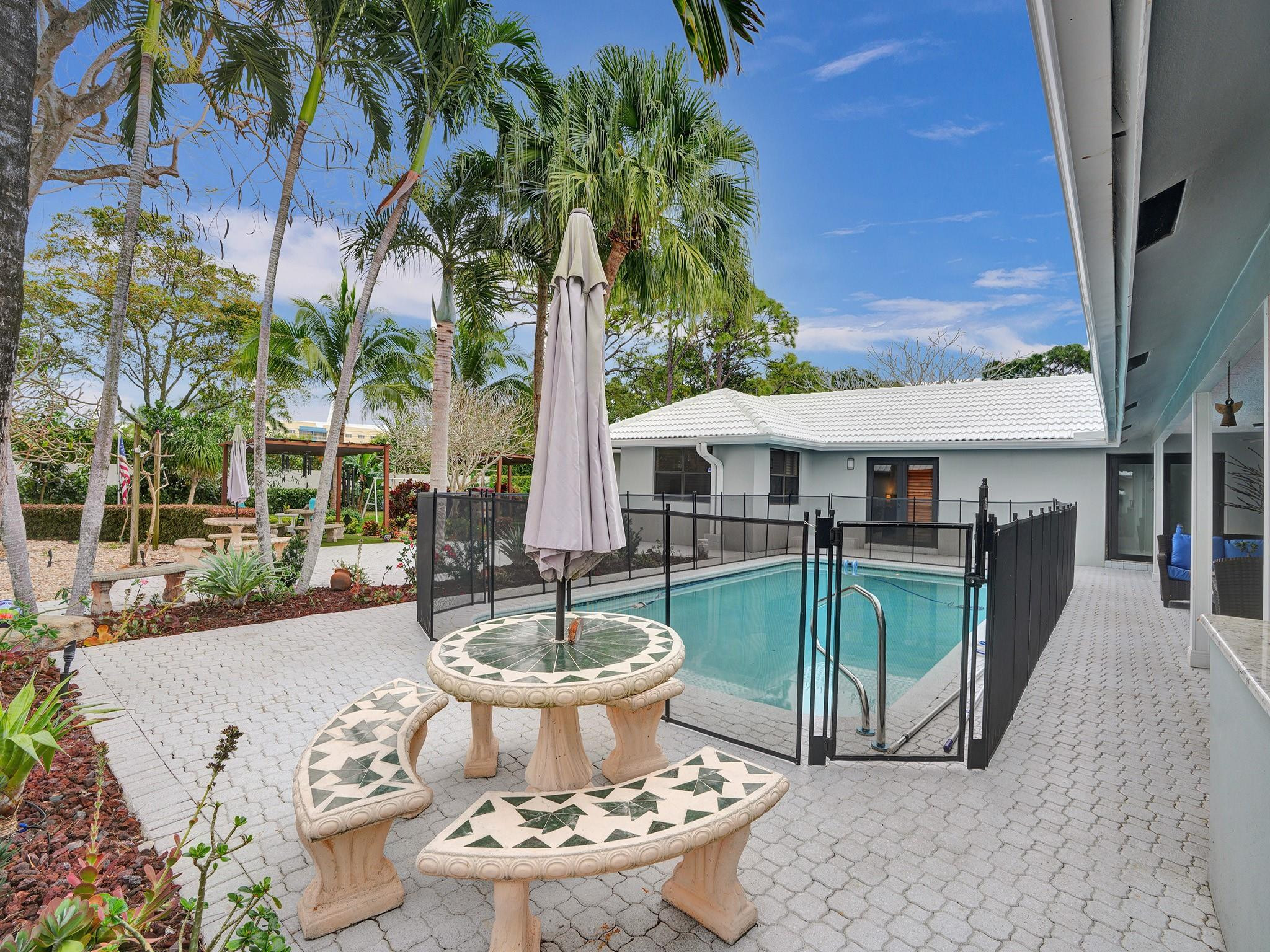 2837 Banyan Boulevard Cir