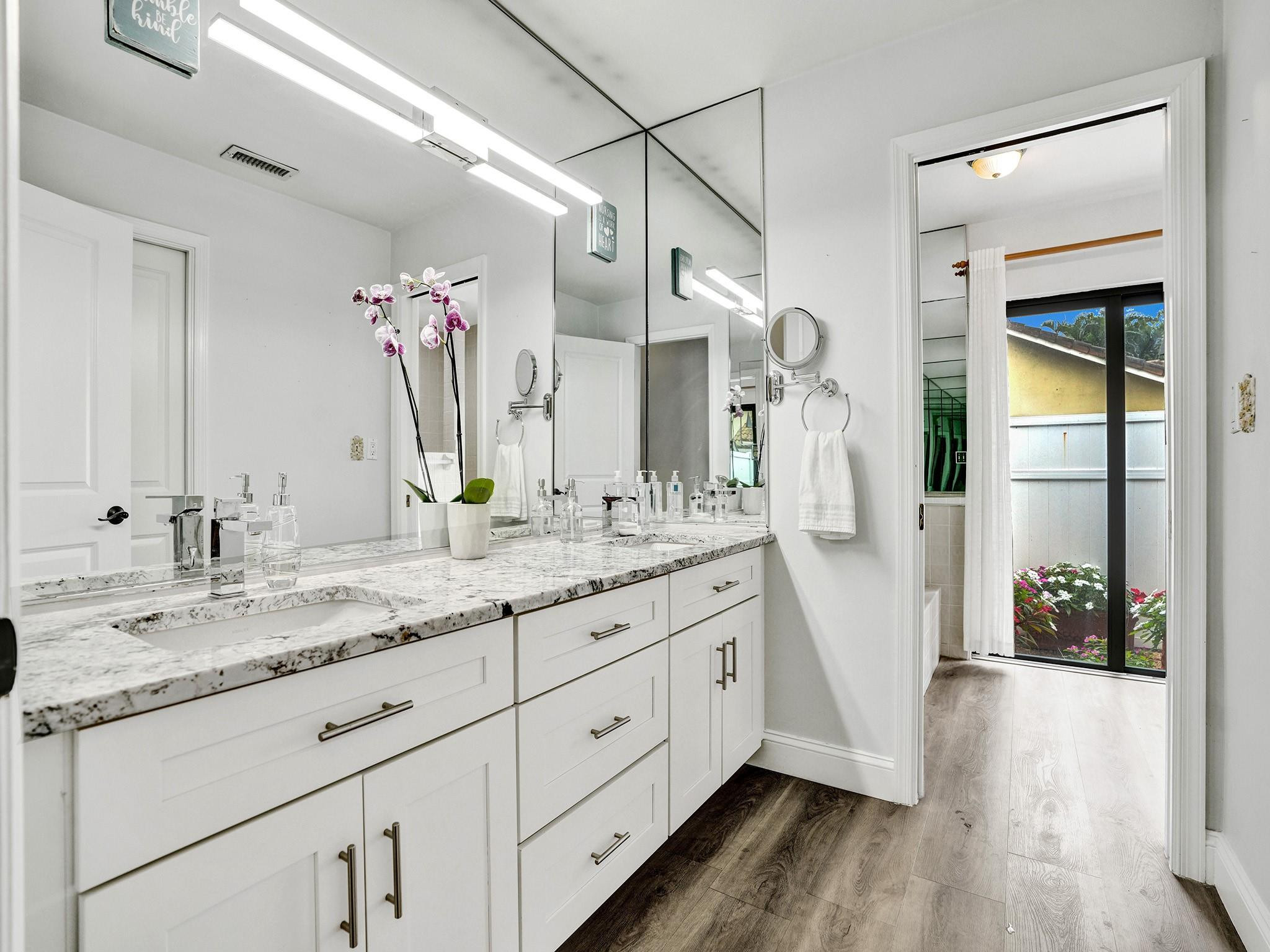 2837 Banyan Boulevard Cir