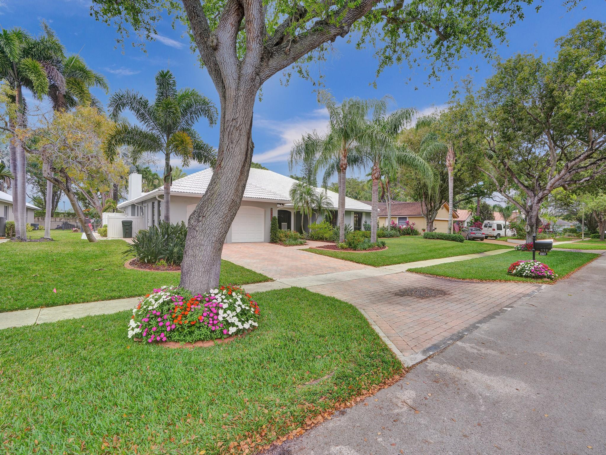 2837 Banyan Boulevard Cir