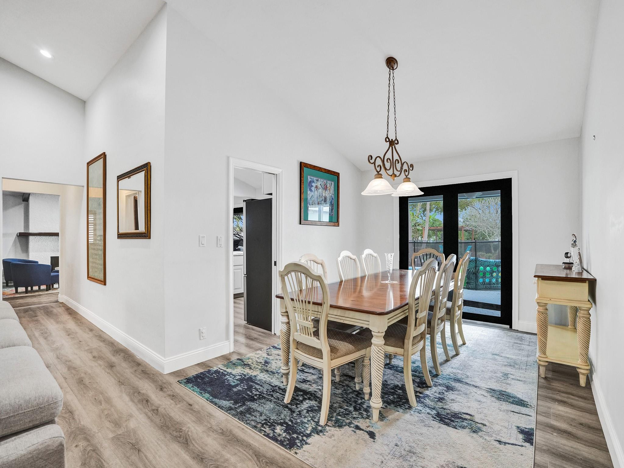 2837 Banyan Boulevard Cir