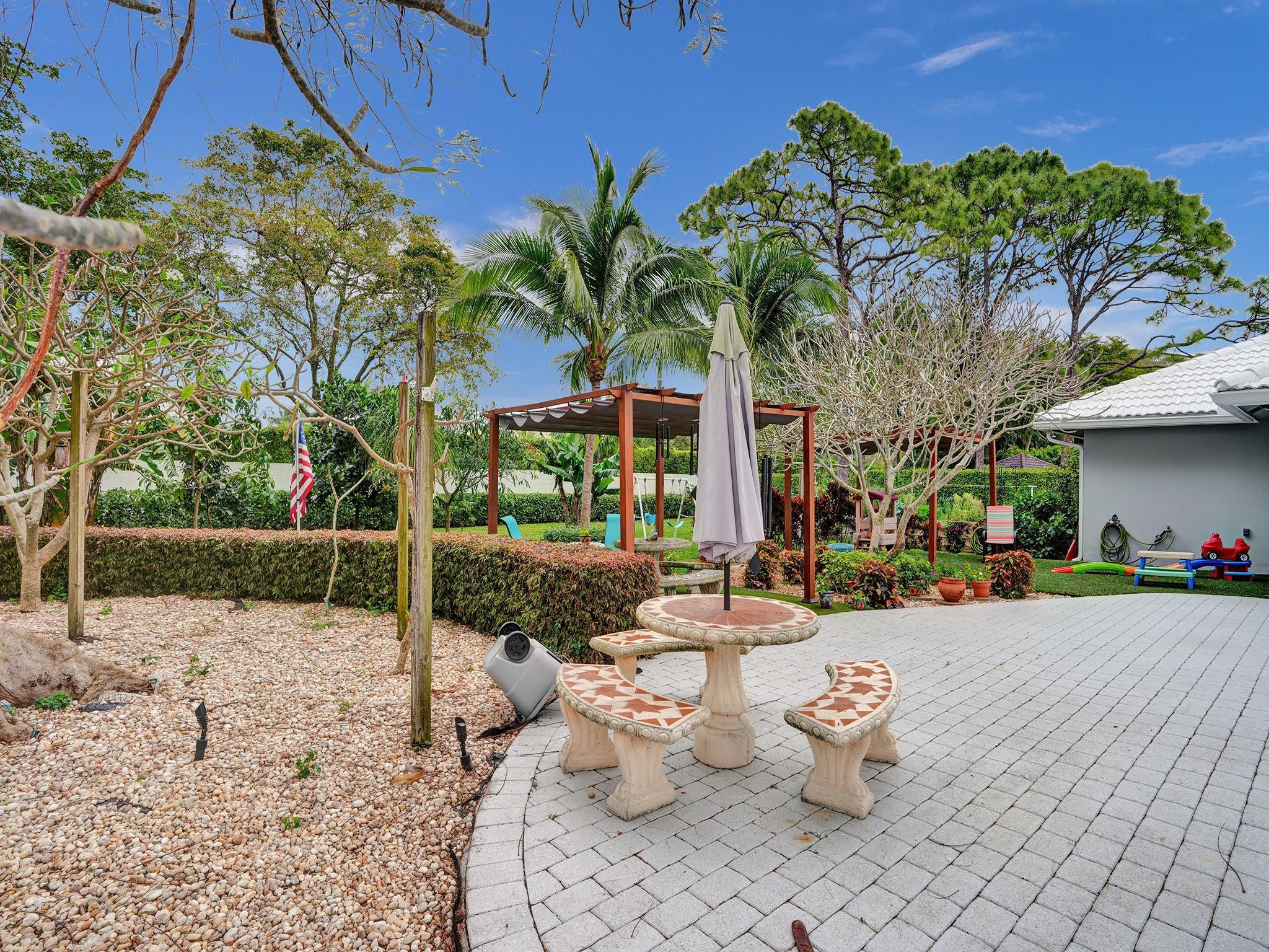 2837 Banyan Boulevard Cir