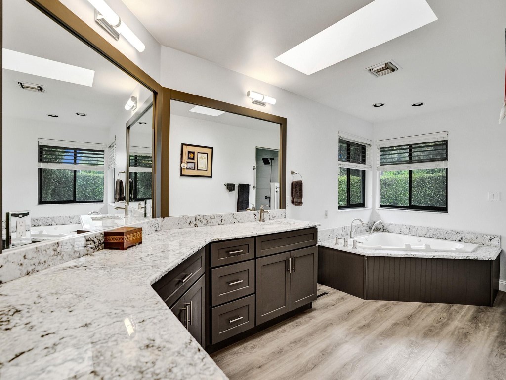 2837 Banyan Boulevard Cir