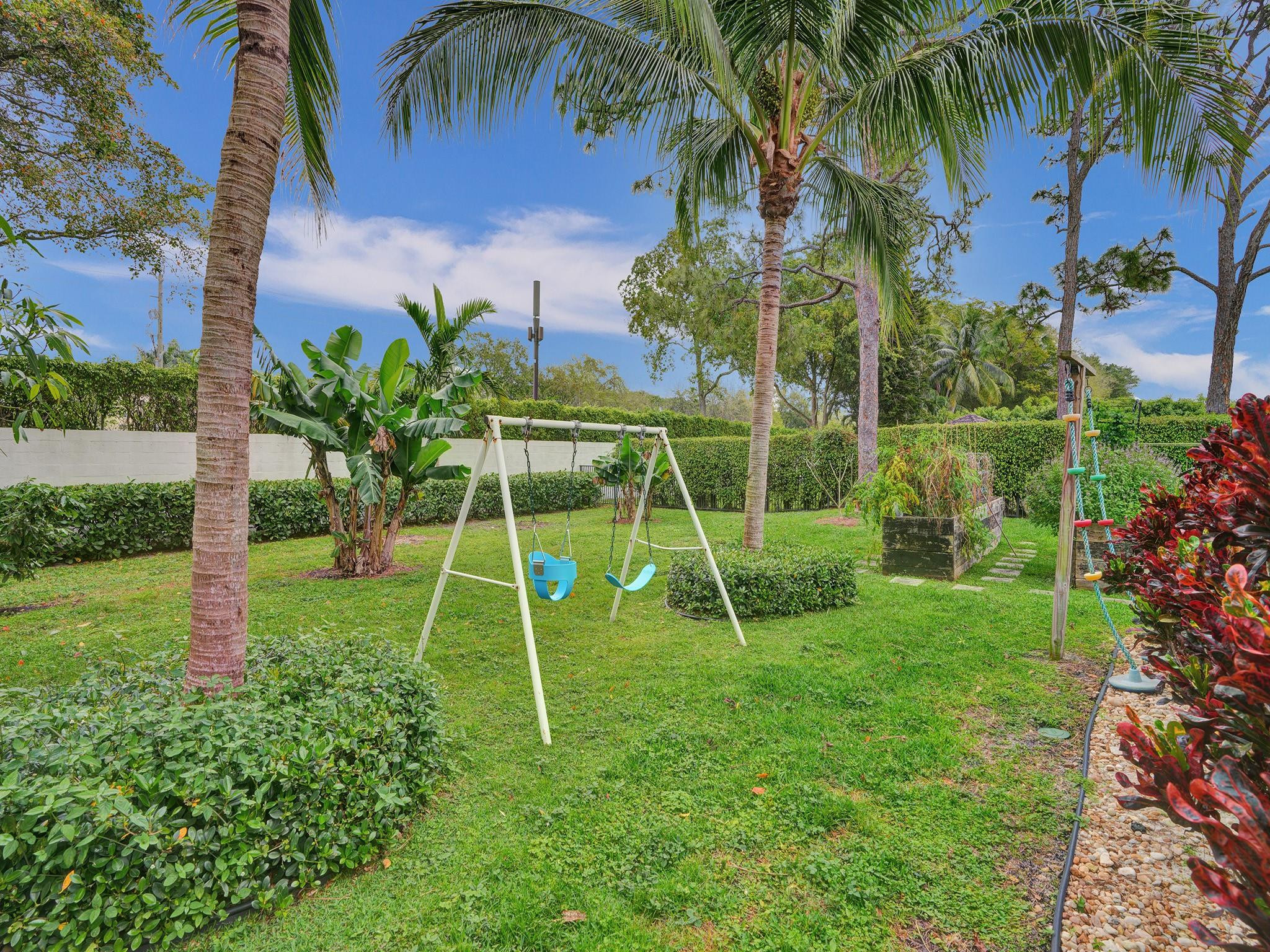 2837 Banyan Boulevard Cir