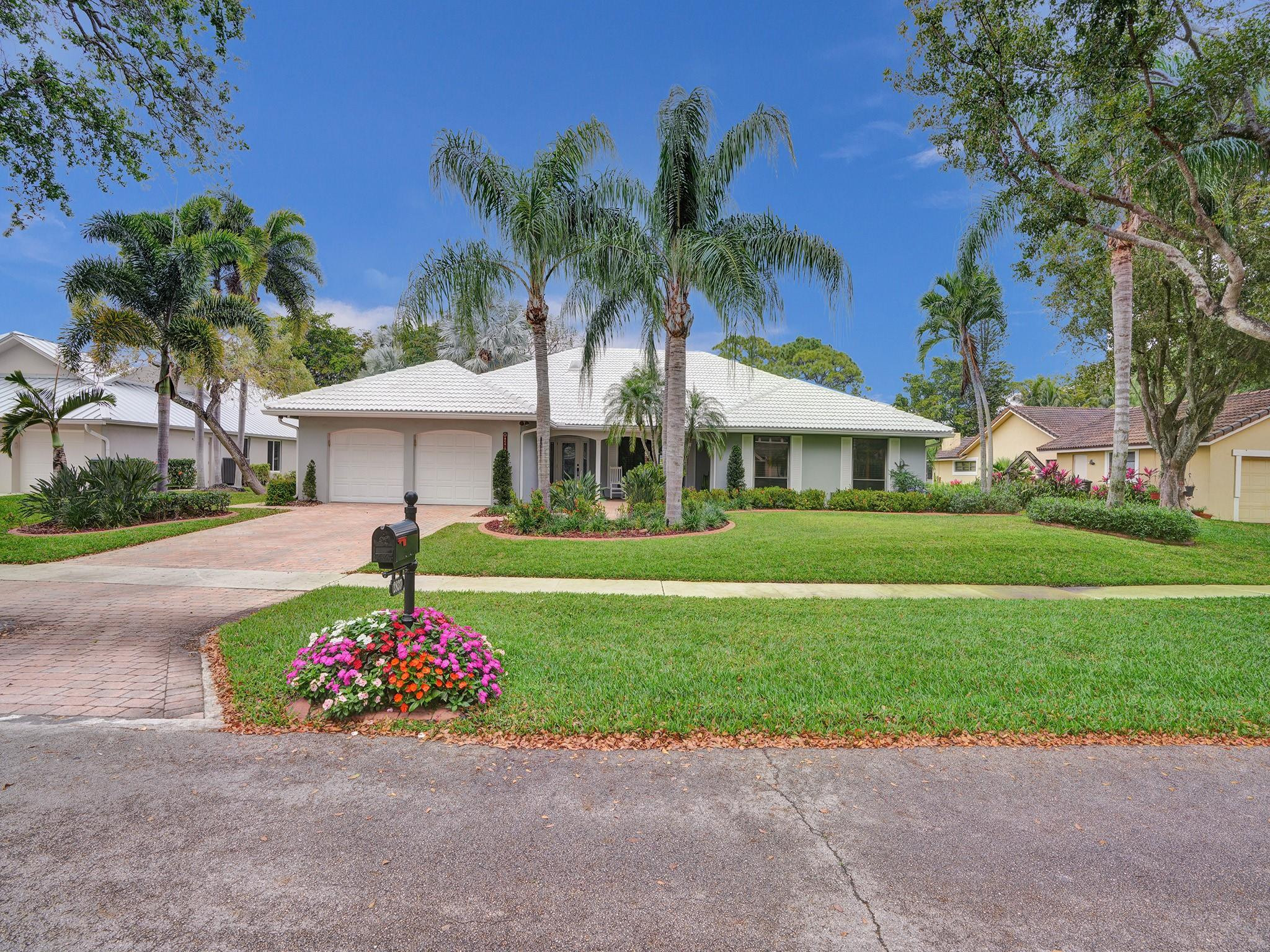 2837 Banyan Boulevard Cir