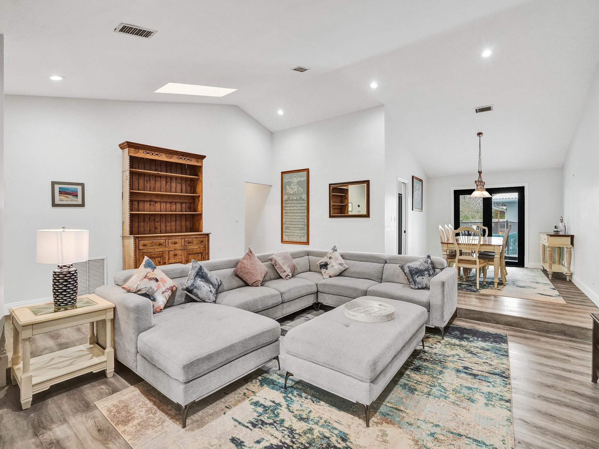 2837 Banyan Boulevard Cir