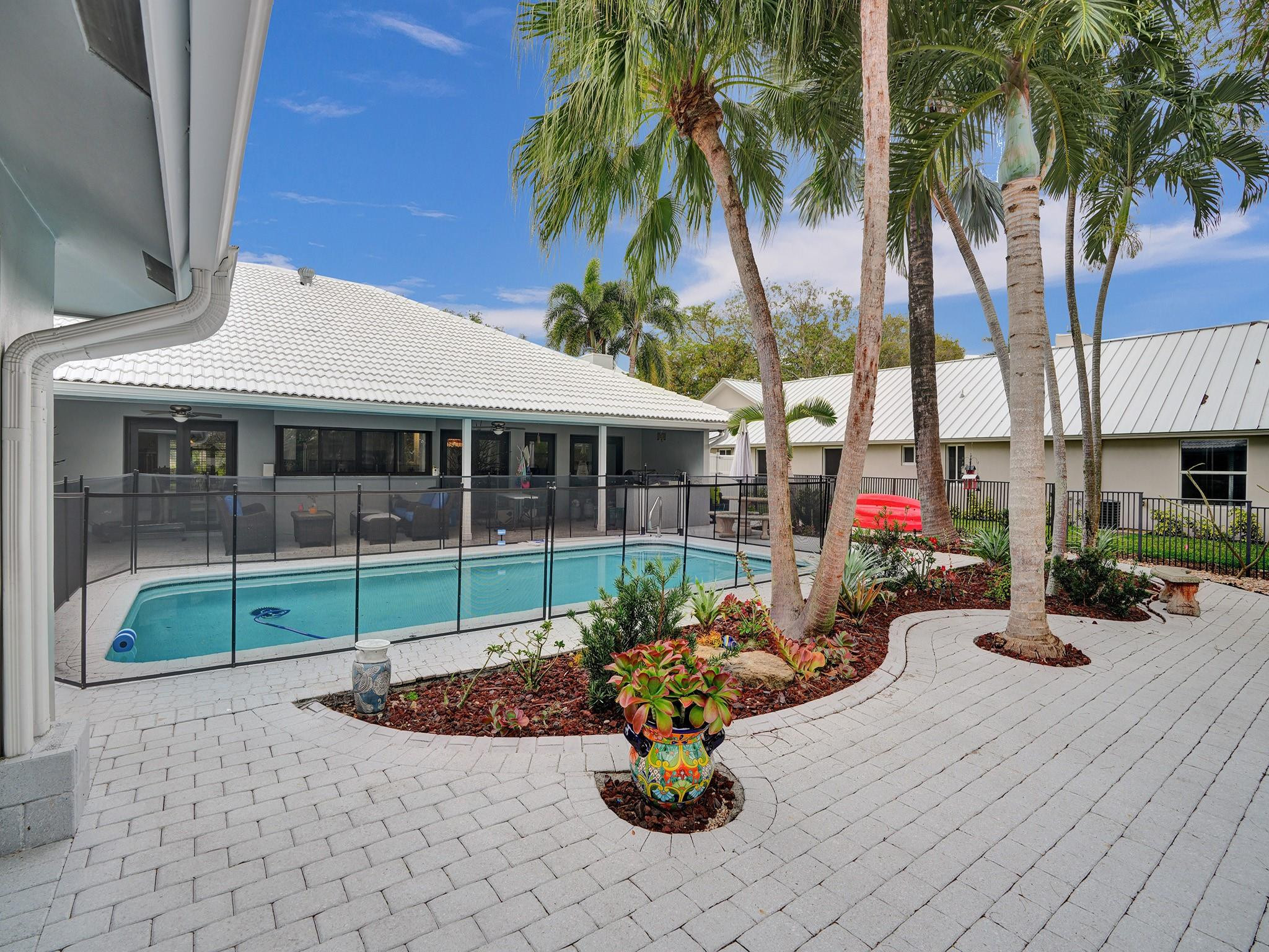 2837 Banyan Boulevard Cir