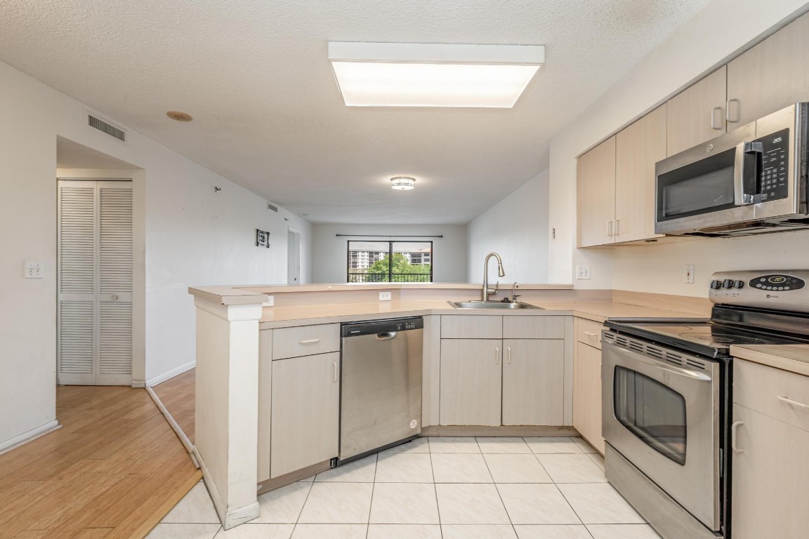 2334 S Cypress Bend Dr 405