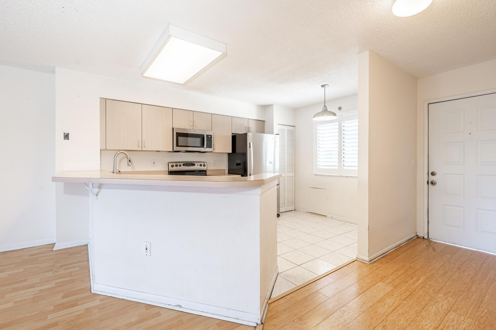 2334 S Cypress Bend Dr 405