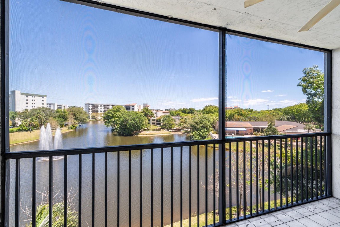 2334 S Cypress Bend Dr 405