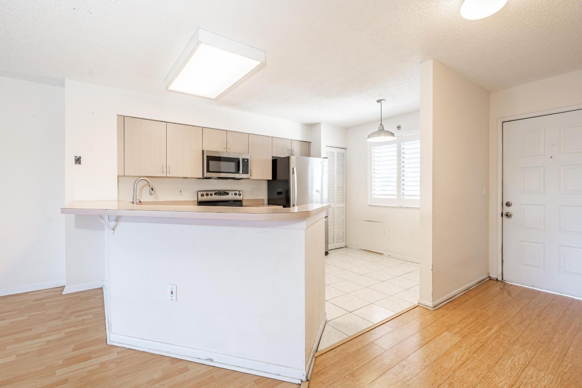 2334 S Cypress Bend Dr 405