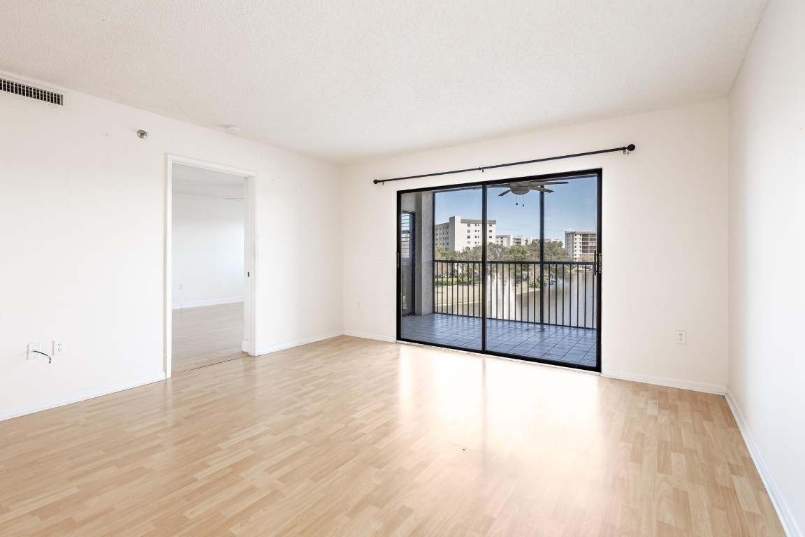 2334 S Cypress Bend Dr 405