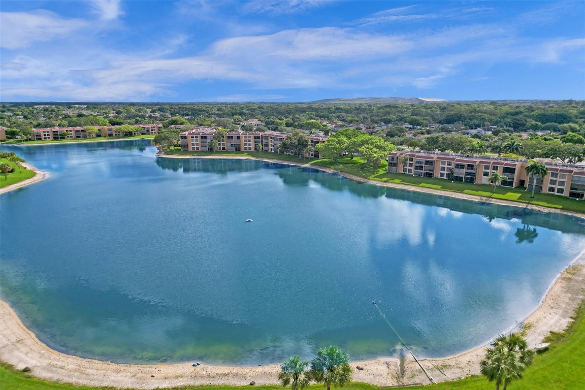 6303 Coral Lake Dr 103