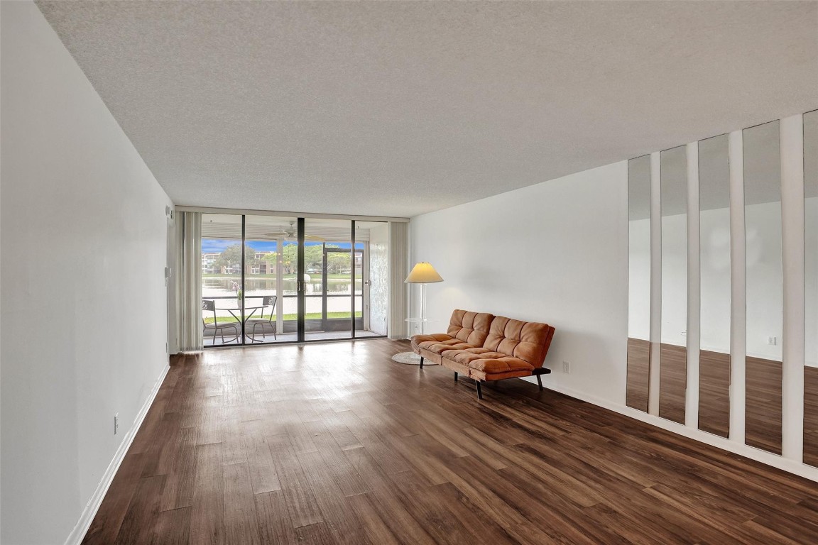 6303 Coral Lake Dr 103