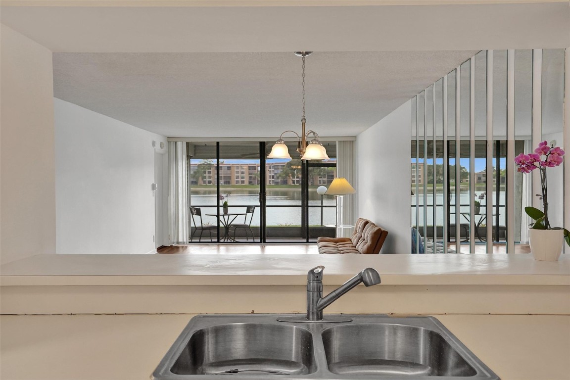 6303 Coral Lake Dr 103