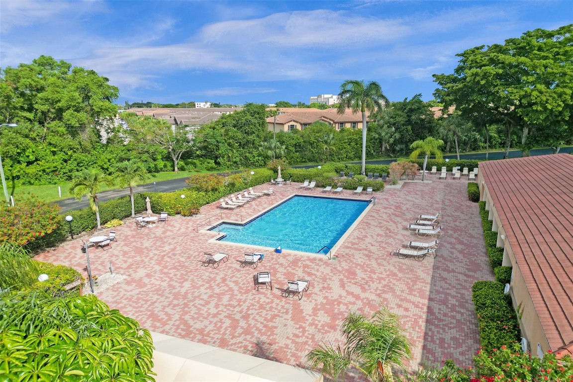 6303 Coral Lake Dr 103