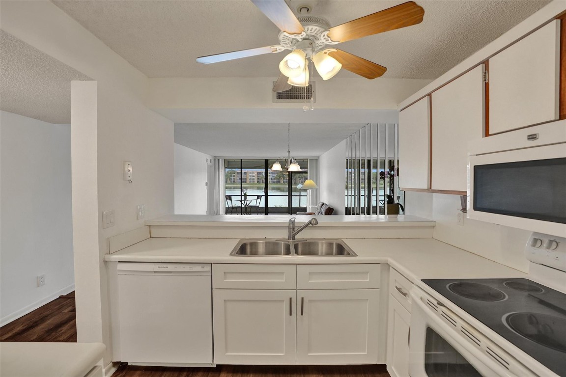 6303 Coral Lake Dr 103