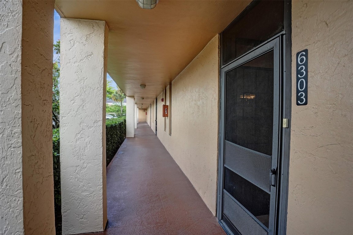6303 Coral Lake Dr 103