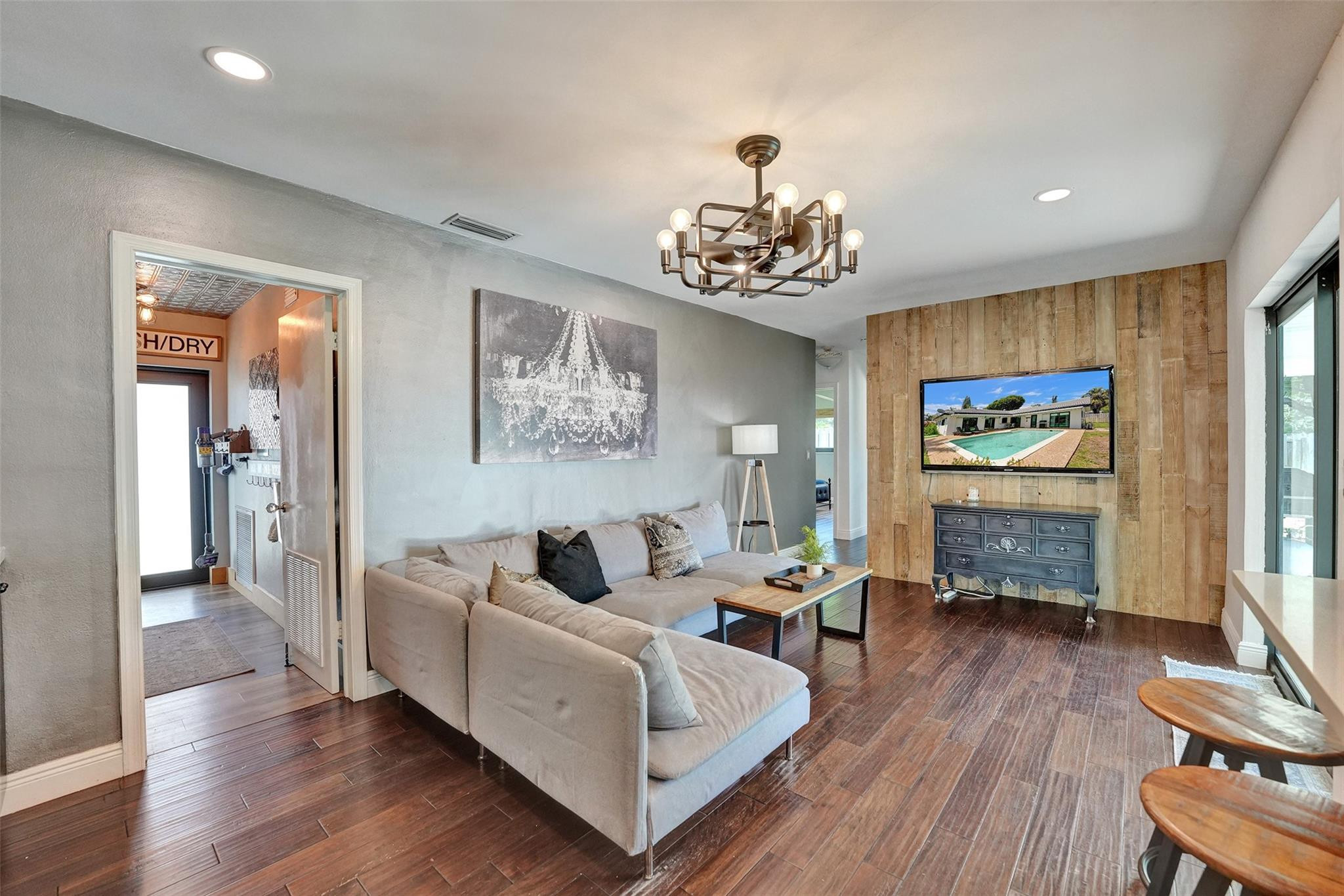 1549 SW 8th St