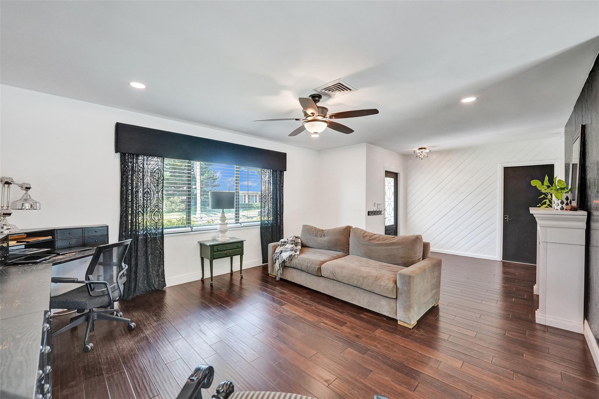 1549 SW 8th St