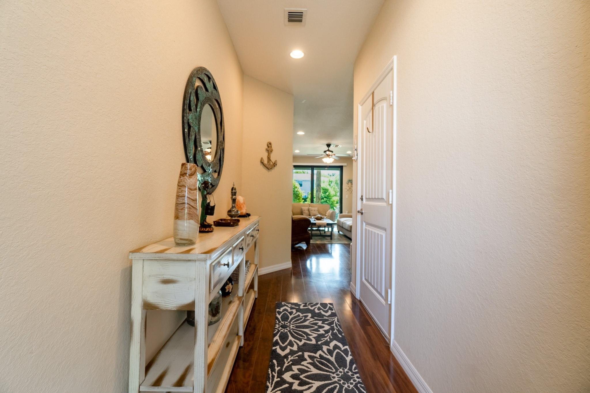 112 Astor Cir