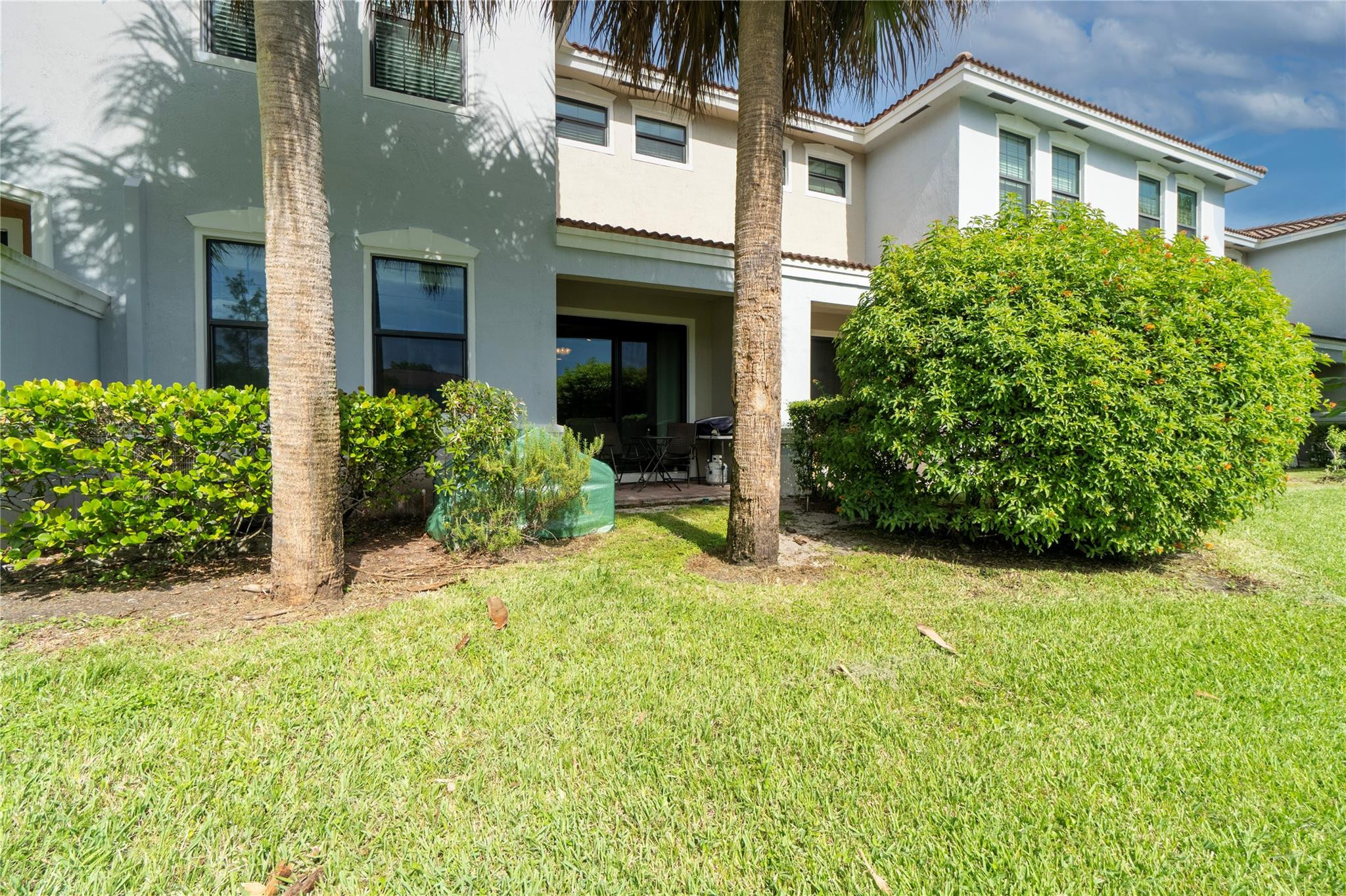 112 Astor Cir