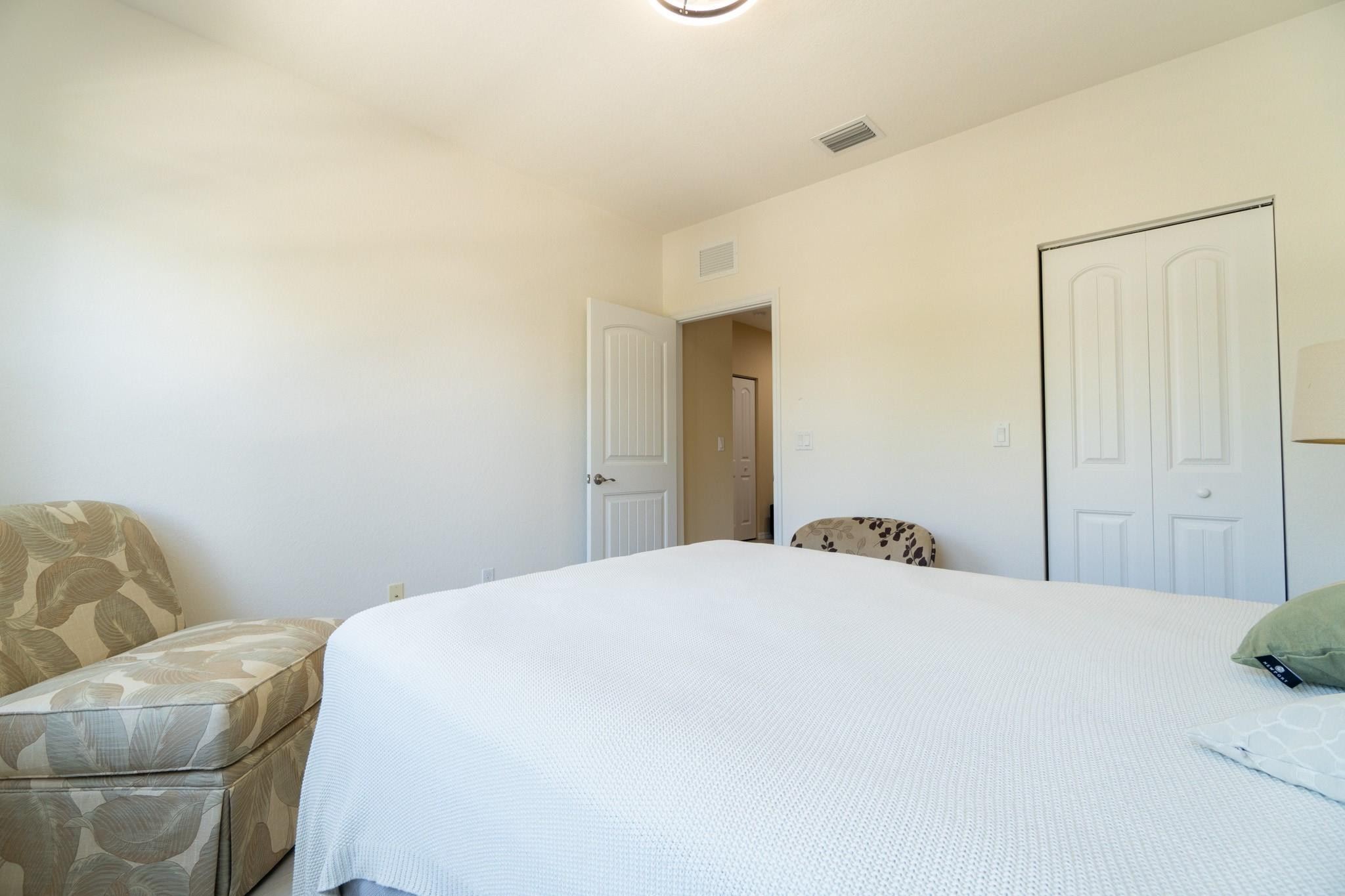 112 Astor Cir
