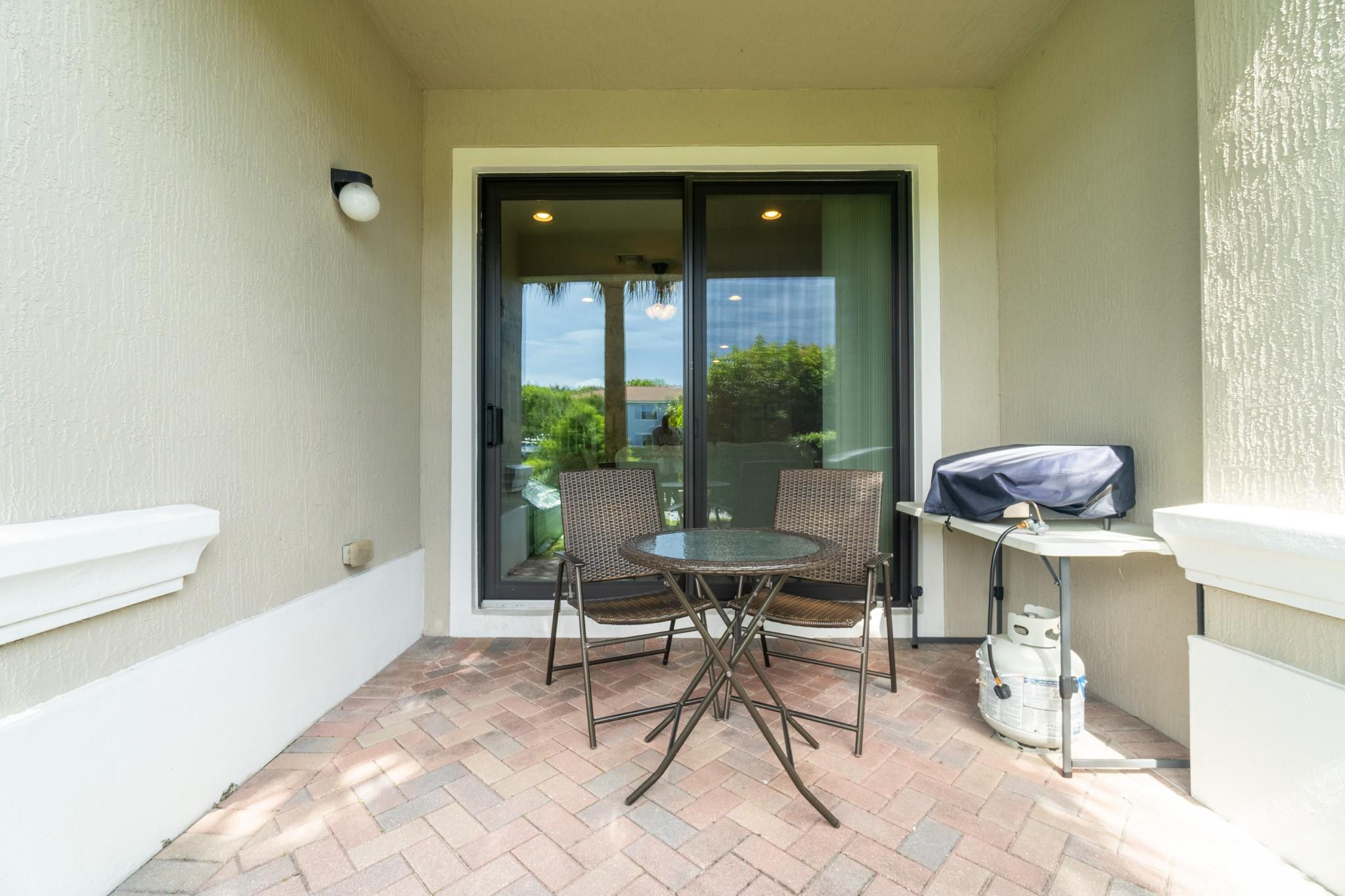 112 Astor Cir