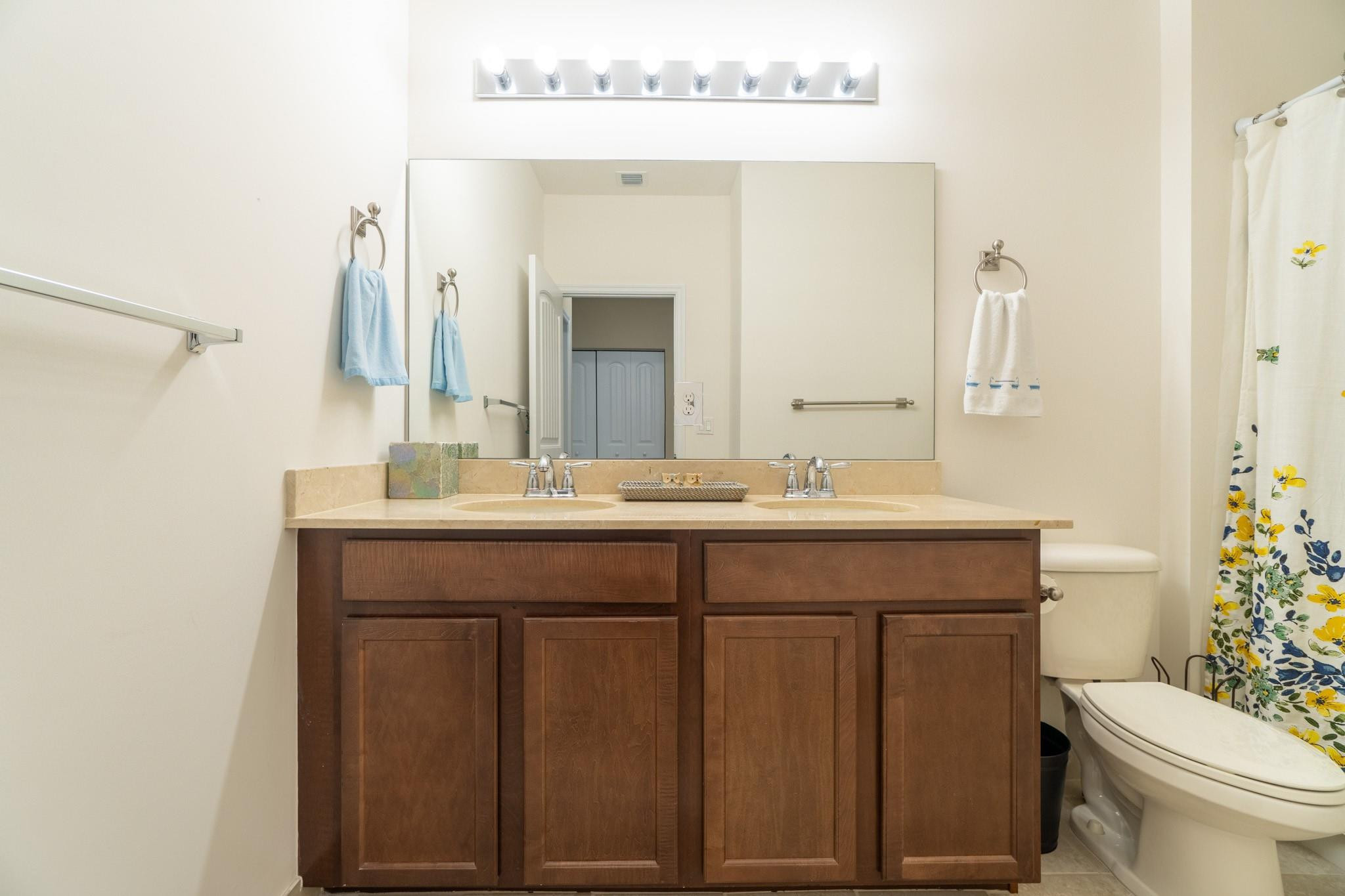 112 Astor Cir
