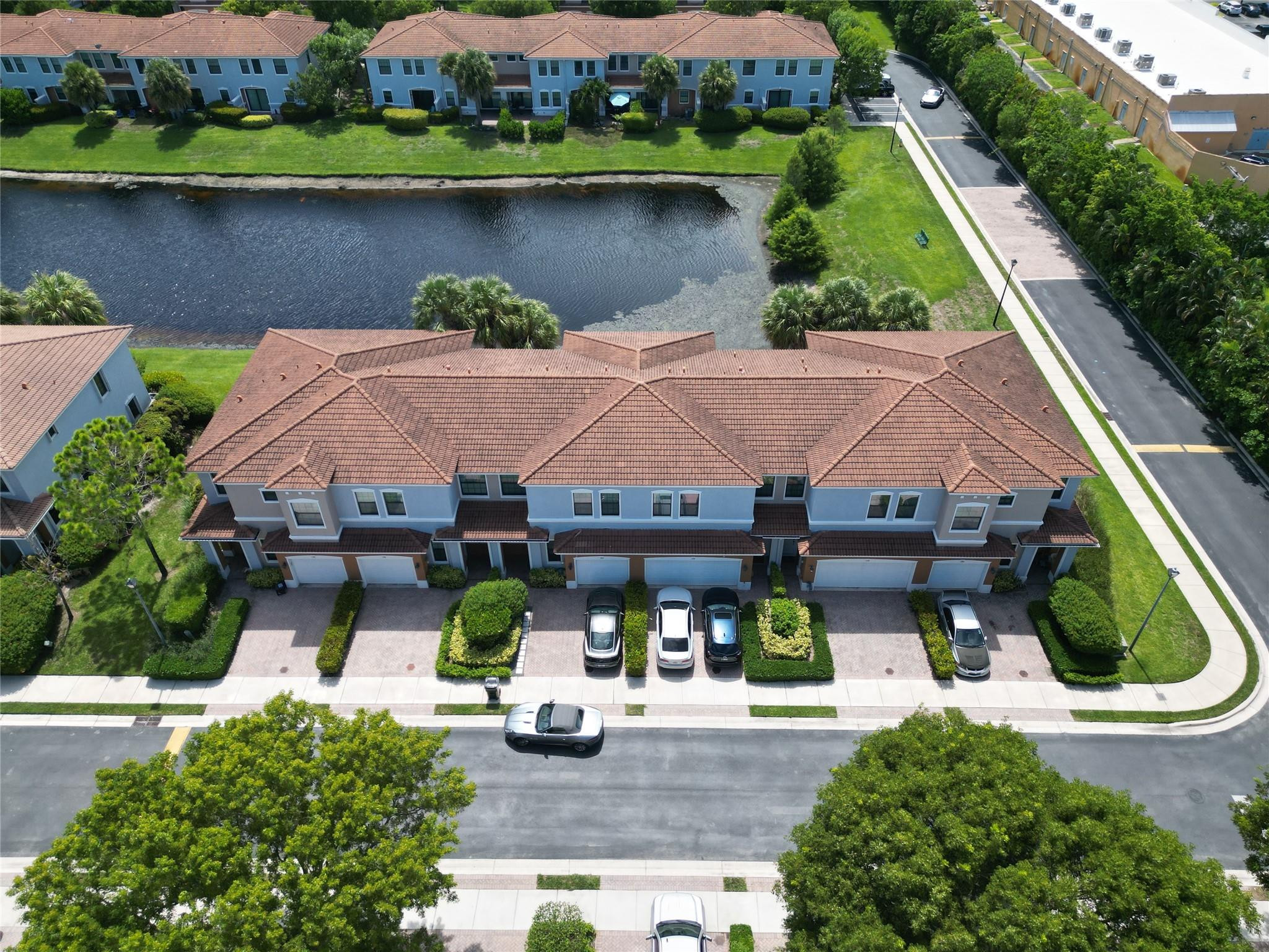 112 Astor Cir