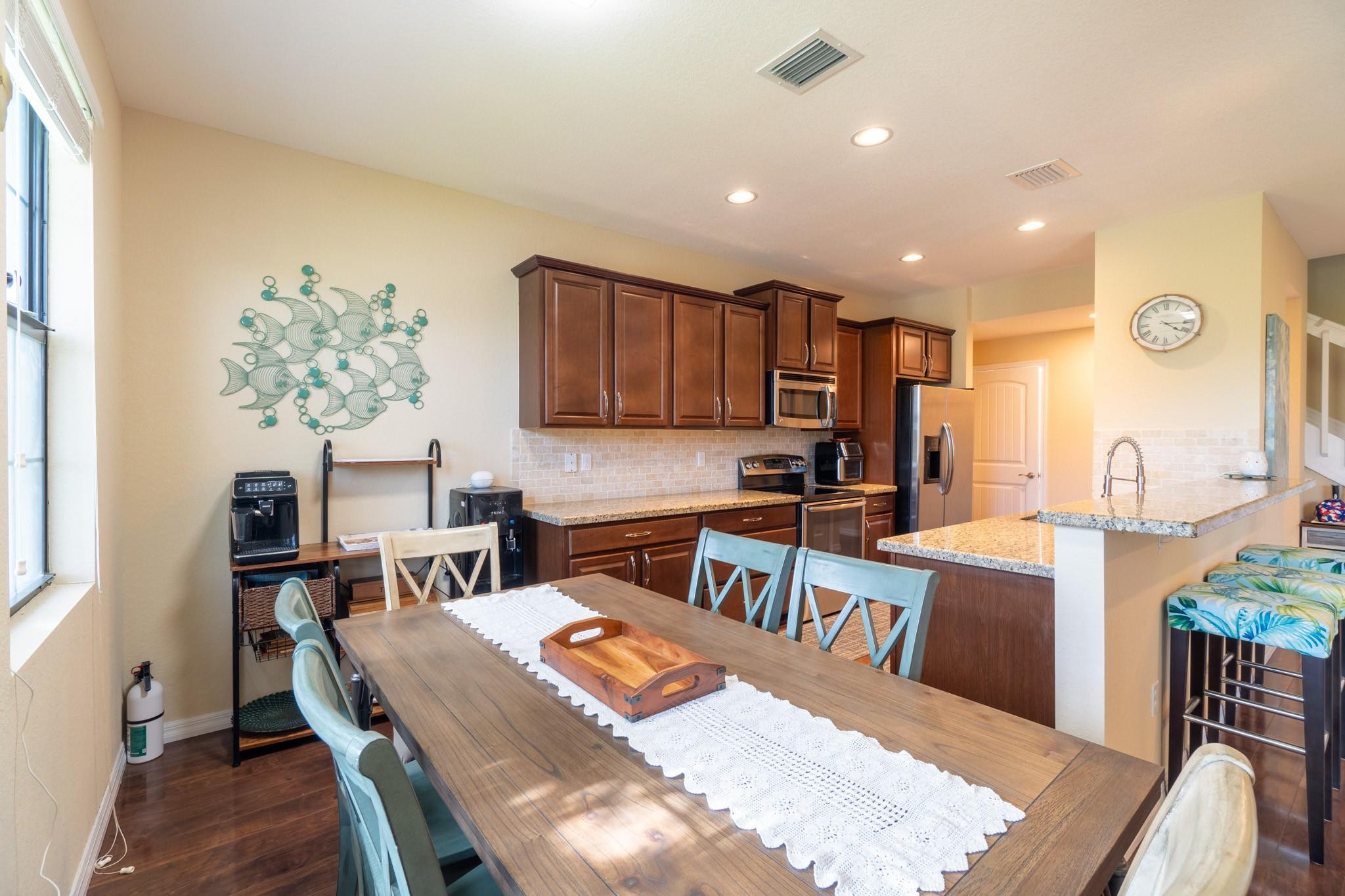 112 Astor Cir