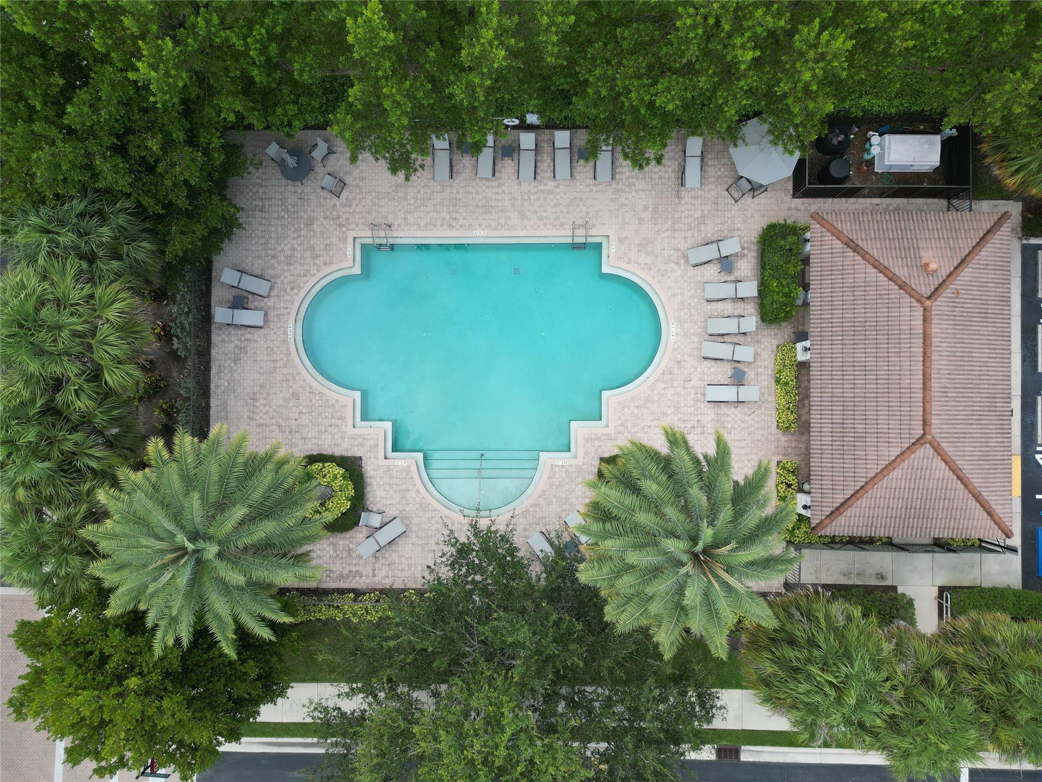 112 Astor Cir