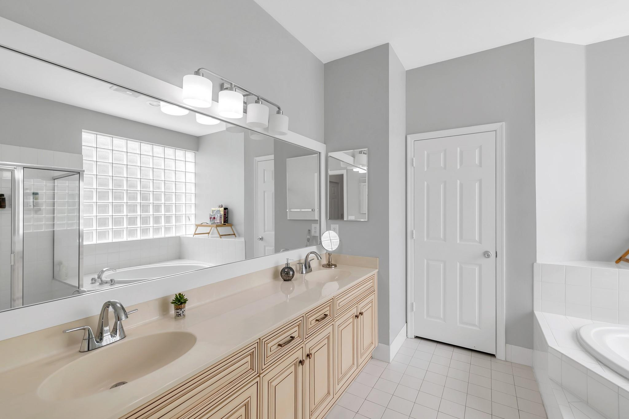 3391 Greenview Ter