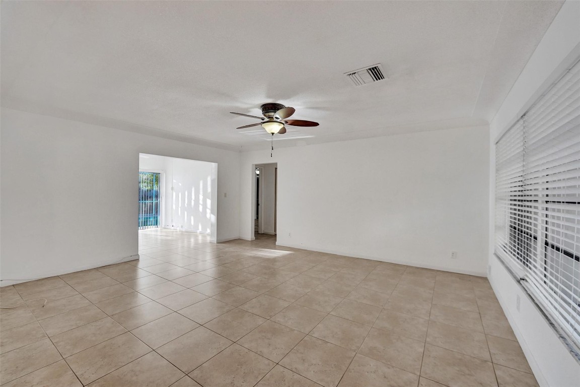 2713-2715 NE 27th Ave