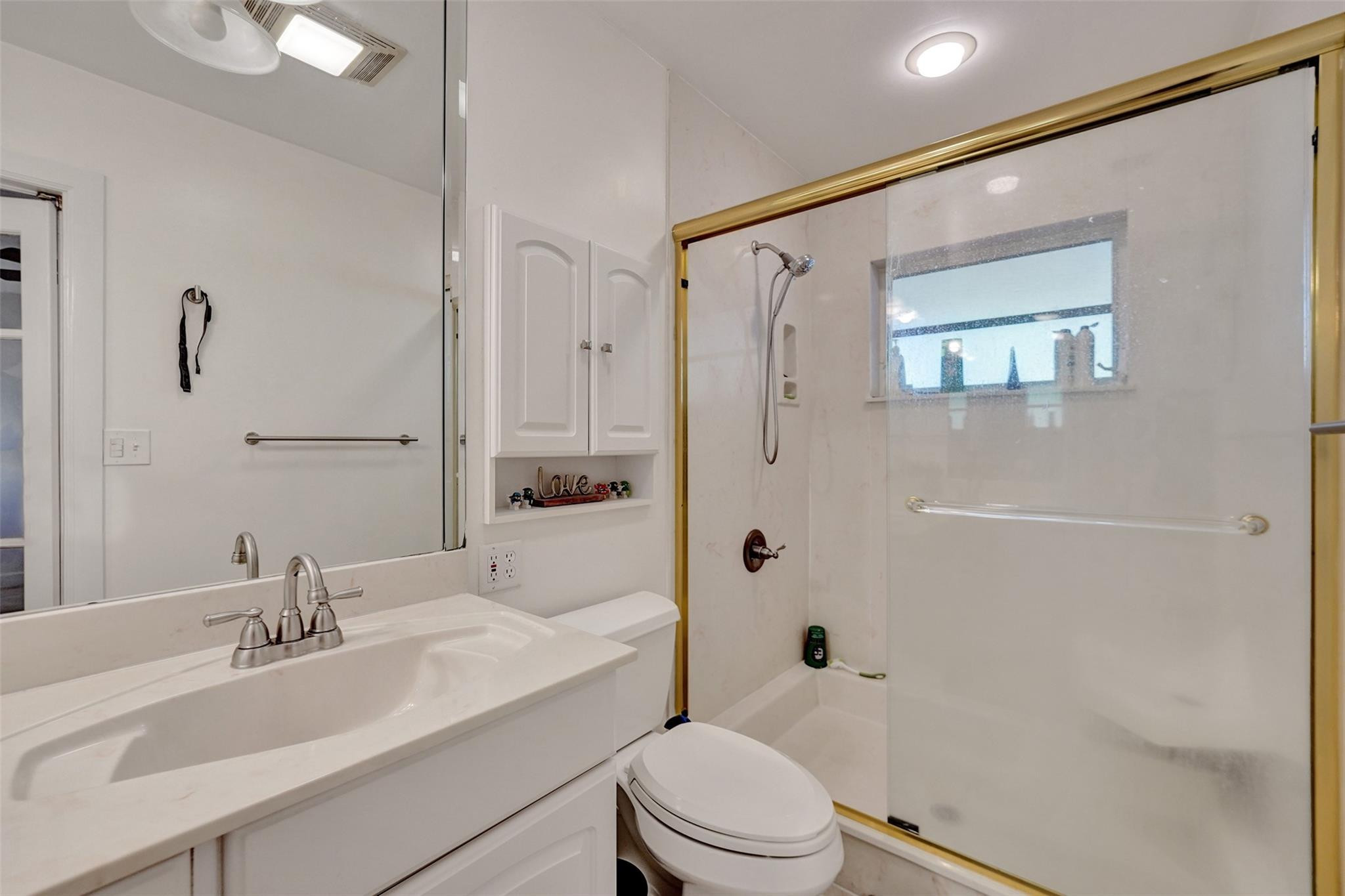 2713-2715 NE 27th Ave